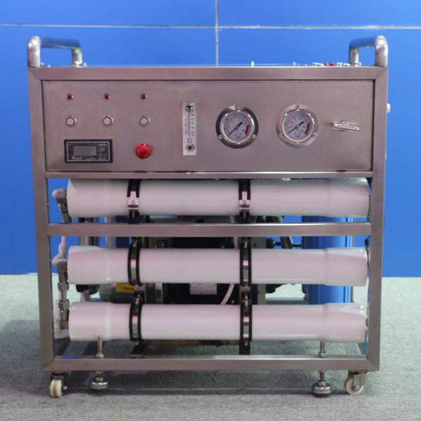 Desalinizadoras de agua de mar desde 700 L/d hasta 13000 L/d